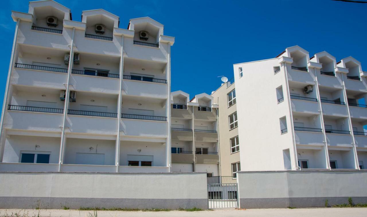 Apartment Quarko Kastela Bagian luar foto