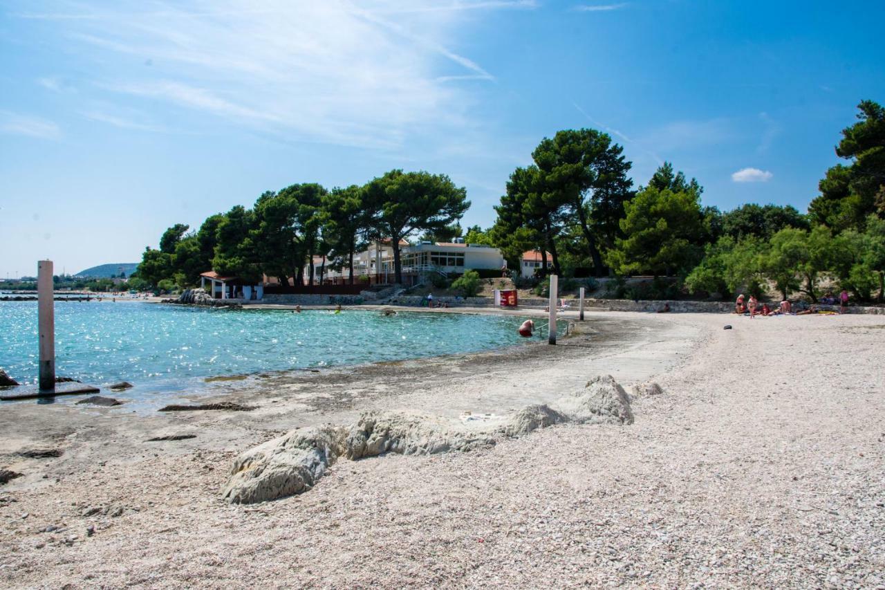 Apartment Quarko Kastela Bagian luar foto